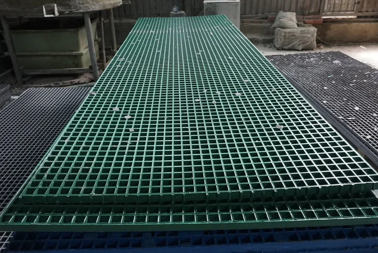 Giới thiệu dịch vụ phân phối và thi công sàn FRP toàn quốc