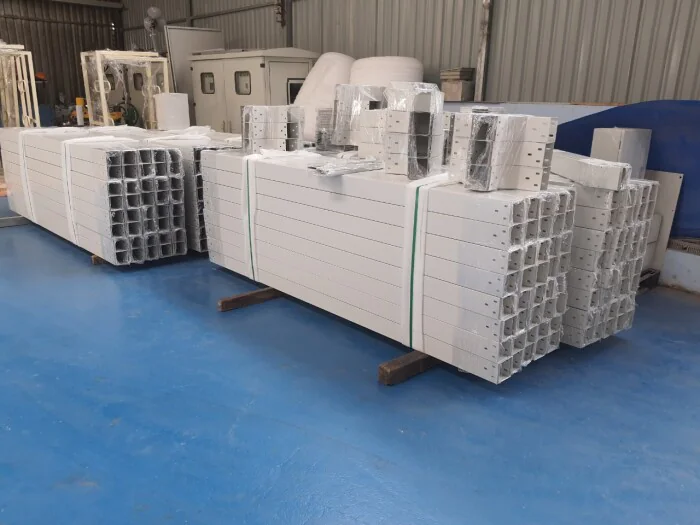 So sánh kích thước máng cáp composite và máng cáp thép để chọn đúng