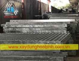 सर्वोत्तम समाधान: कारखानों, गोदामों और सीढ़ियों के लिए कॉम्पोज़िट ग्रेटिंग फ़्लोरिंग